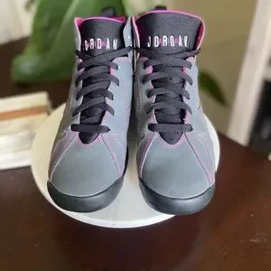 Jordan | Shoes | Jordan Special Edition Valentine 7 Box 6y  display picture 2